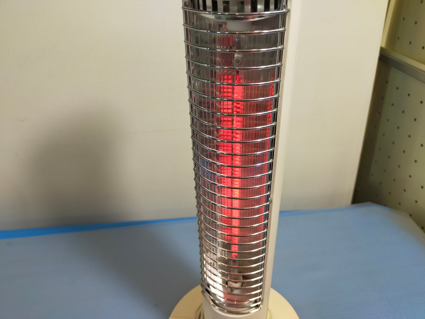 【サテライト】 カーボンヒーター TEKNOS CH-305M