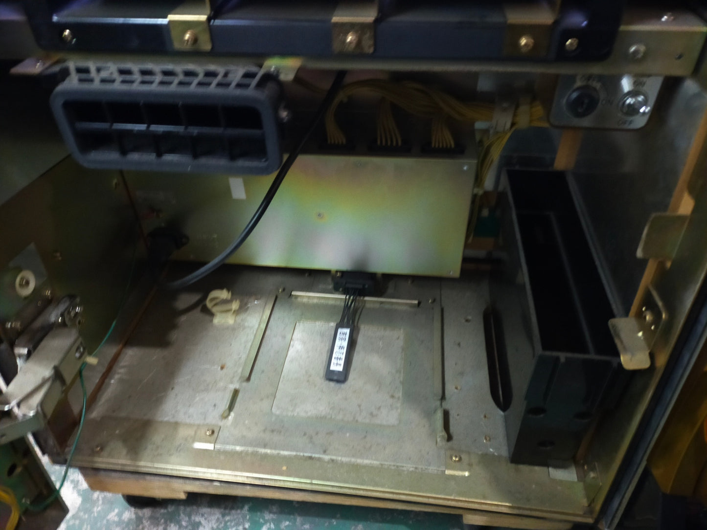 【サテライト】パチスロ実機 押忍！番長 4号機 【発送不可】