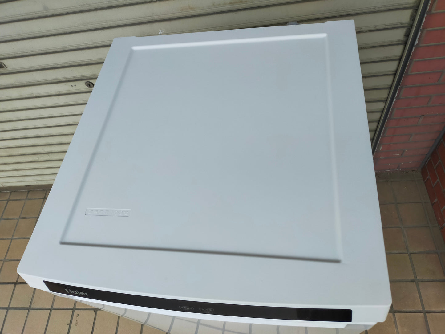 【サテライト】冷凍庫 ハイアール JF-NU102D-W 102L 年製