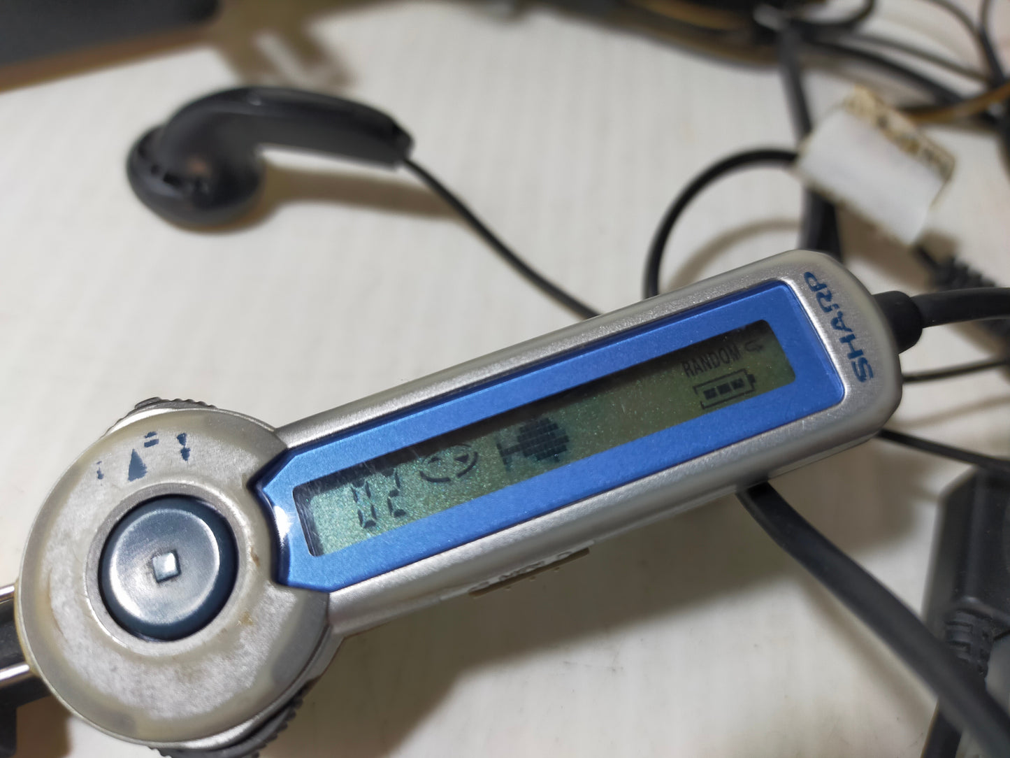 【サテライト】 ポータブルMDプレーヤー シャープ MD-ST531-S