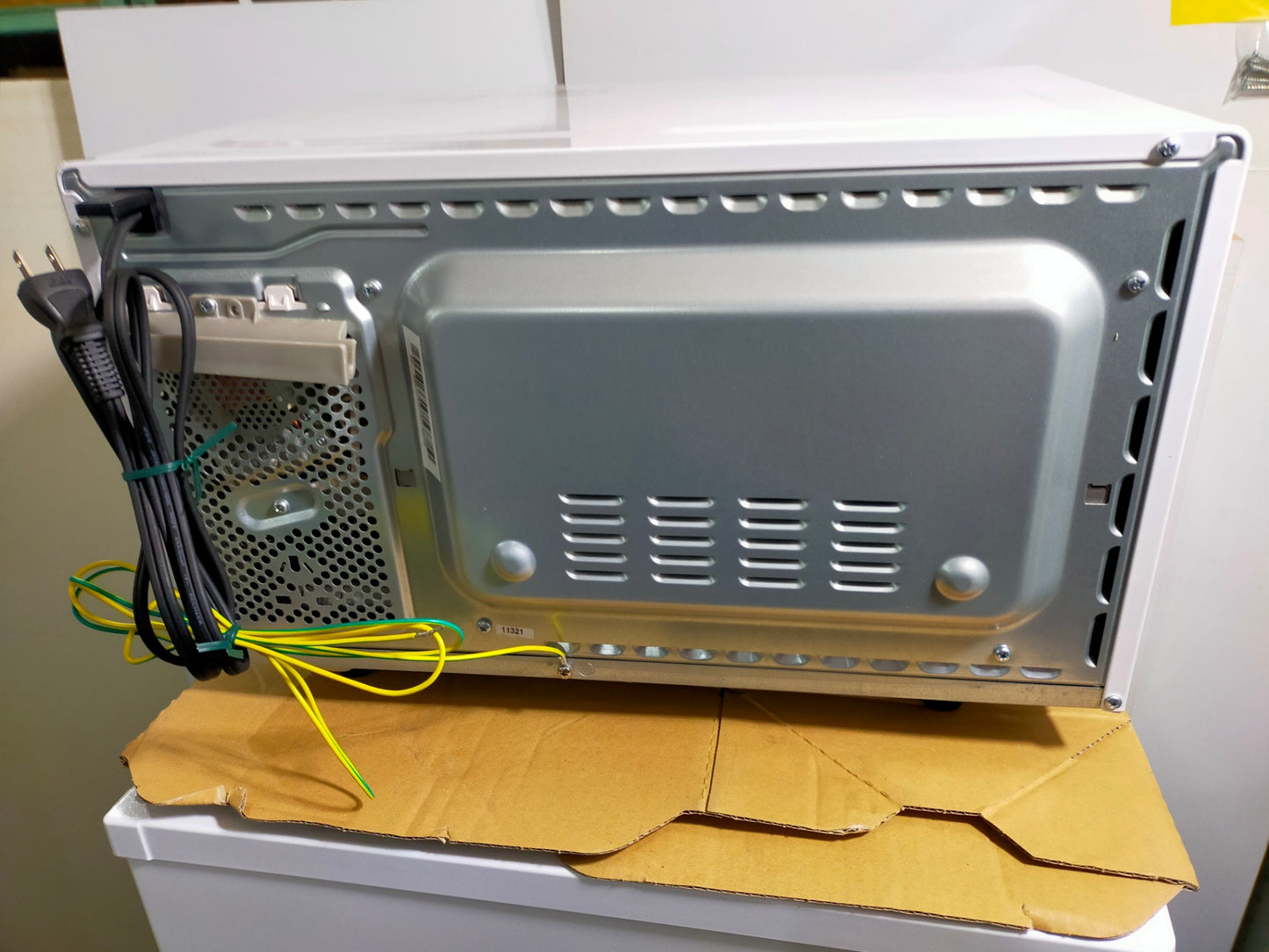 【サテライト】 オーブンレンジ ヤマダ電機 18L YMW-WT18J1  2023年製