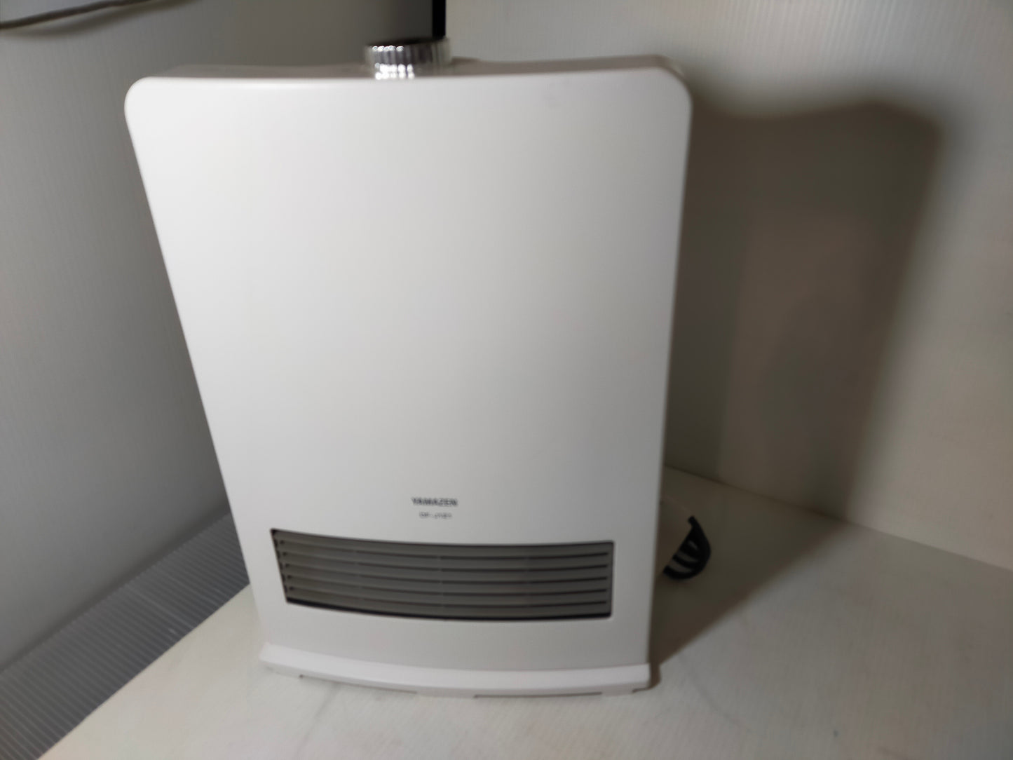 【サテライト】 セラミックヒーター 山善 DF-J121-W 

 2011年製