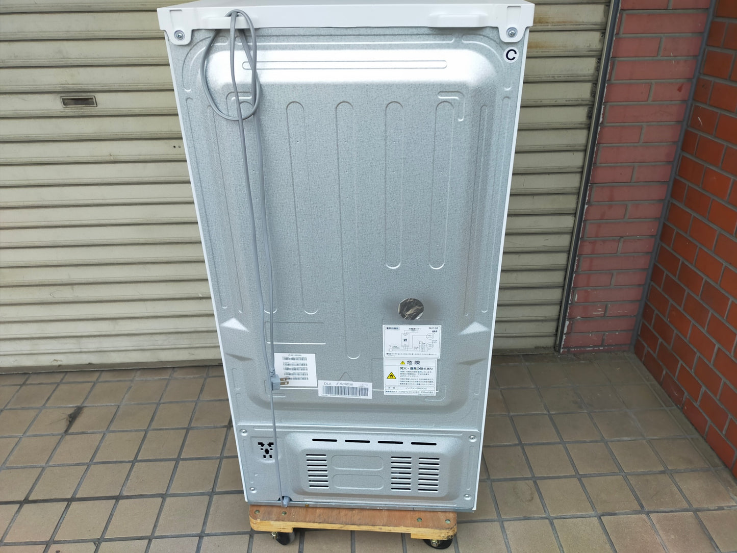 【サテライト】冷凍庫 ハイアール JF-NU102D-W 102L 年製