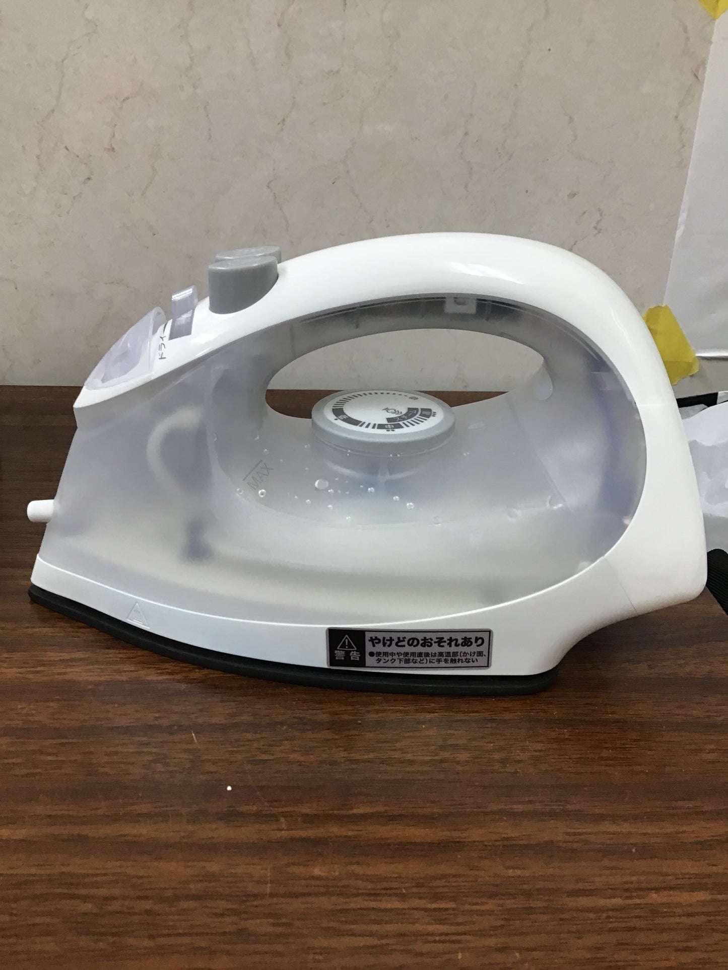 【深草店】 コードレスアイロン　ニトリ　HG-5016　2021年製  2021年製