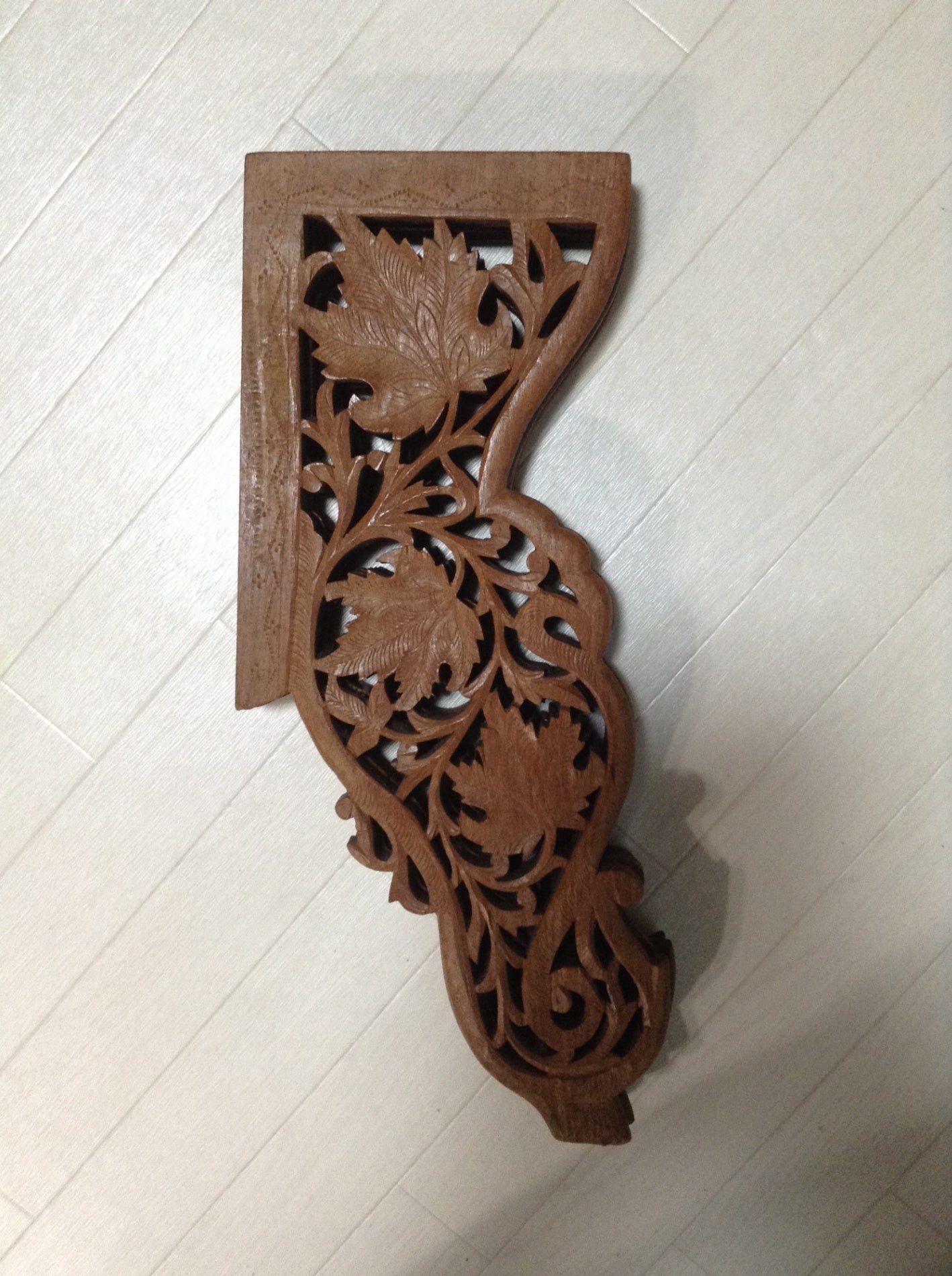 【倉庫保管】 木彫り 透かし彫り サイドテーブル 折りたたみ 花台 物置き 幅46cm 奥行き46cm 高さ48cm